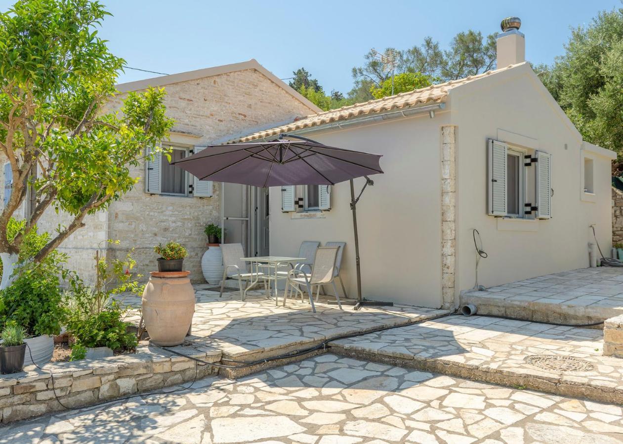 Вилла Emilios Stone House Гайос Экстерьер фото