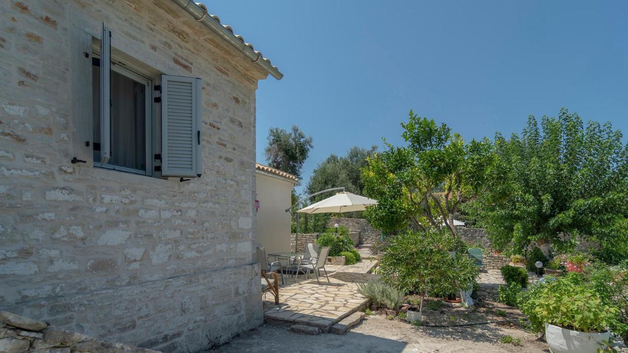 Вилла Emilios Stone House Гайос Экстерьер фото
